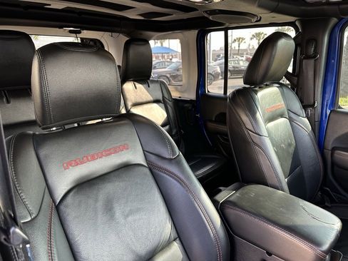 Used 2019 Jeep Wrangler Unlimited Rubicon w/ Dual Top Group image 24