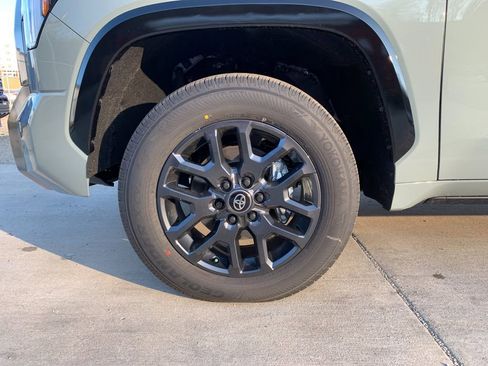 New 2026 Toyota Tundra Platinum image 32