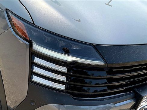 Used 2026 Nissan Kicks SR FWD image 33