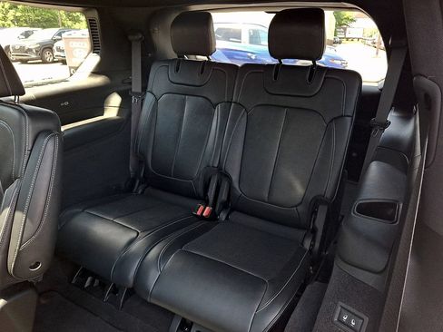 Used 2022 Jeep Grand Cherokee L Overland w/ Advanced Protech Group III AWD/4WD image 13