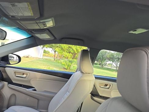 Used 2016 Toyota Camry XLE FWD image 12