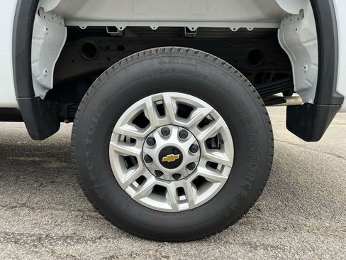 Used 2024 Chevrolet Silverado 2500 LT AWD/4WD image 21