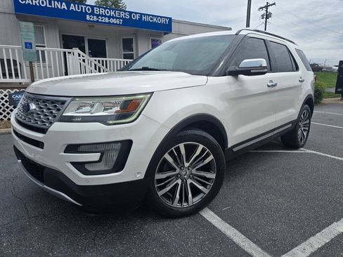 Used 2016 Ford Explorer Platinum AWD/4WD image 2
