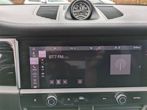 Used 2022 Porsche Macan S image 23