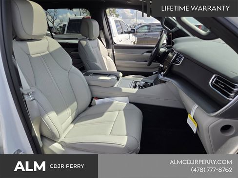 New 2026 Jeep Grand Wagoneer Limited AWD/4WD image 16