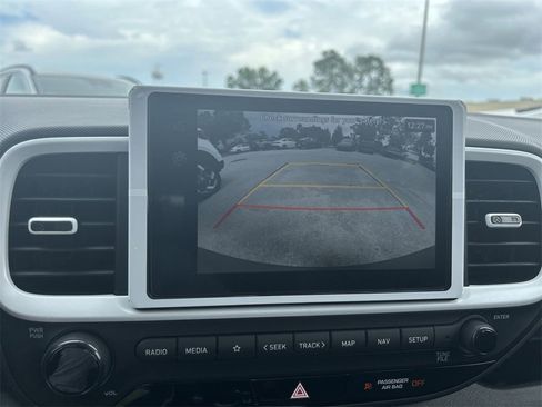 New 2025 Hyundai Venue Limited image 7