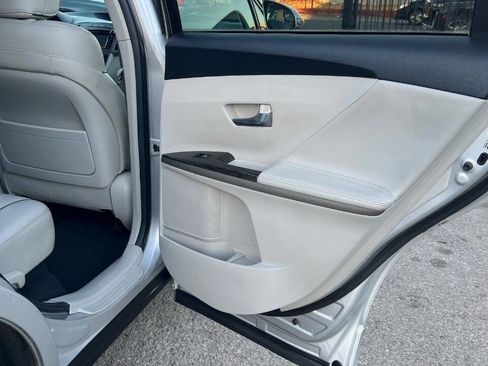 Used 2013 Toyota Venza XLE FWD image 29