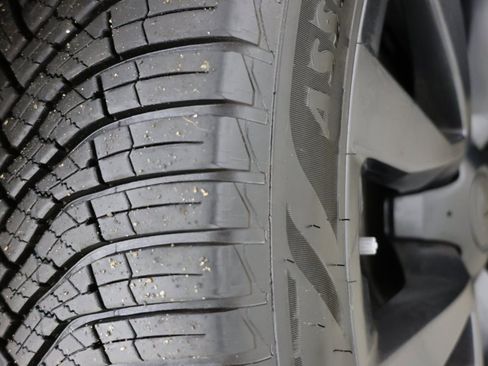 Used 2022 Tesla Model X image 15