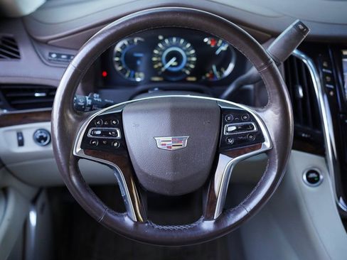 Used 2016 Cadillac Escalade Luxury image 30