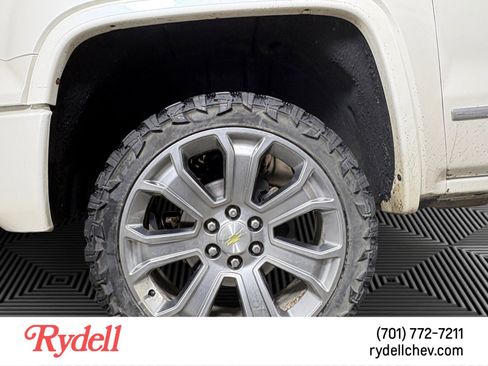 Used 2015 GMC Sierra 1500 Denali w/ Driver Alert Package image 9
