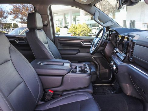 Used 2024 GMC Sierra 1500 SLT image 18