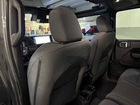 Used 2024 Jeep Wrangler Sport S image 19