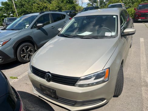 Used 2014 Volkswagen Jetta SE FWD image 8