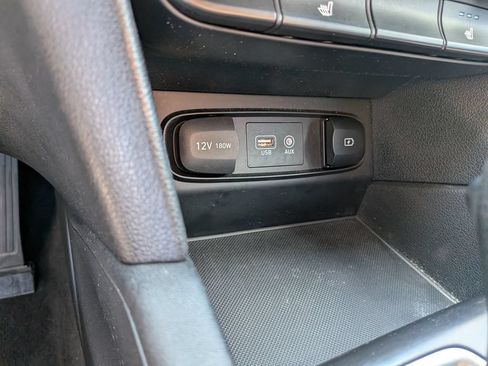 Used 2019 Hyundai Santa Fe SEL AWD/4WD image 16