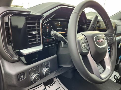 New 2026 GMC Sierra 1500 Elevation image 16