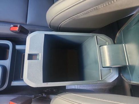 Used 2025 Ford Maverick Lariat w/ Black Appearance Package image 23