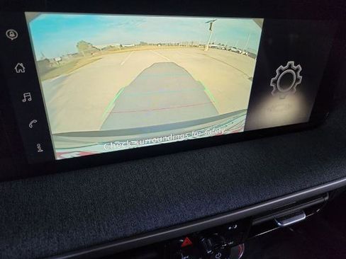 Certified 2025 Nissan Kicks SV image 18