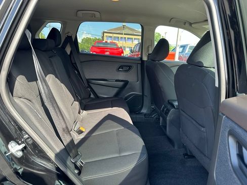 Used 2023 Nissan Rogue S FWD image 18