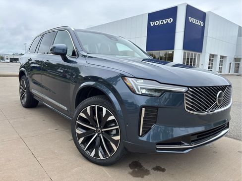 Used 2026 Volvo XC90 B6 Plus w/ Protection Package Premier AWD/4WD image 4