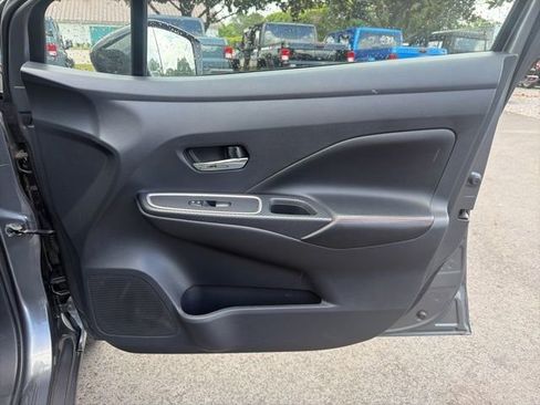 Used 2024 Nissan Versa SR FWD image 10