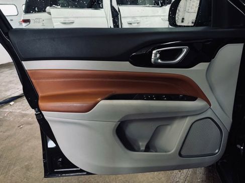 Used 2022 Jeep Compass Limited image 12