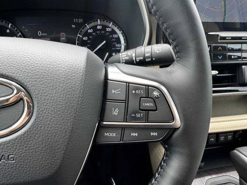 Used 2021 Toyota Highlander Platinum AWD/4WD image 26