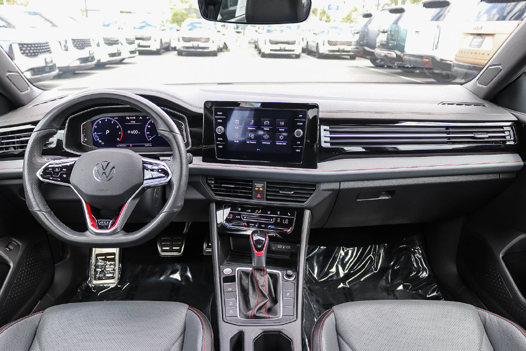 Used 2025 Volkswagen Jetta GLI Autobahn FWD image 12