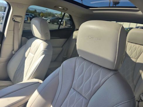 Used 2021 Buick Envision Avenir w/ Technology Package II image 25