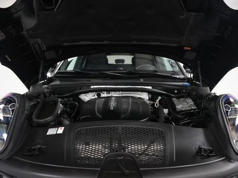 Used 2020 Porsche Macan AWD/4WD image 6