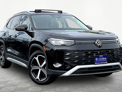 New 2026 Volkswagen Tiguan SE image 1