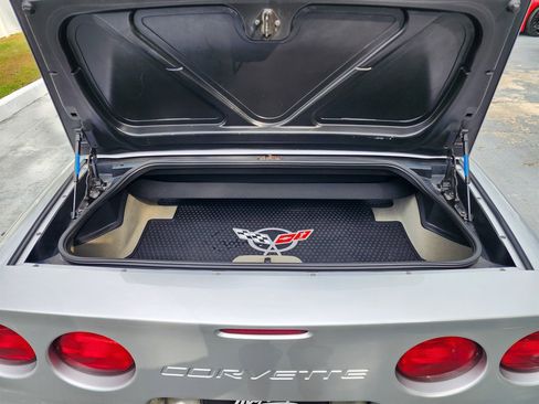 Used 2001 Chevrolet Corvette Convertible w/ Preferred Equipment Group2 image 27