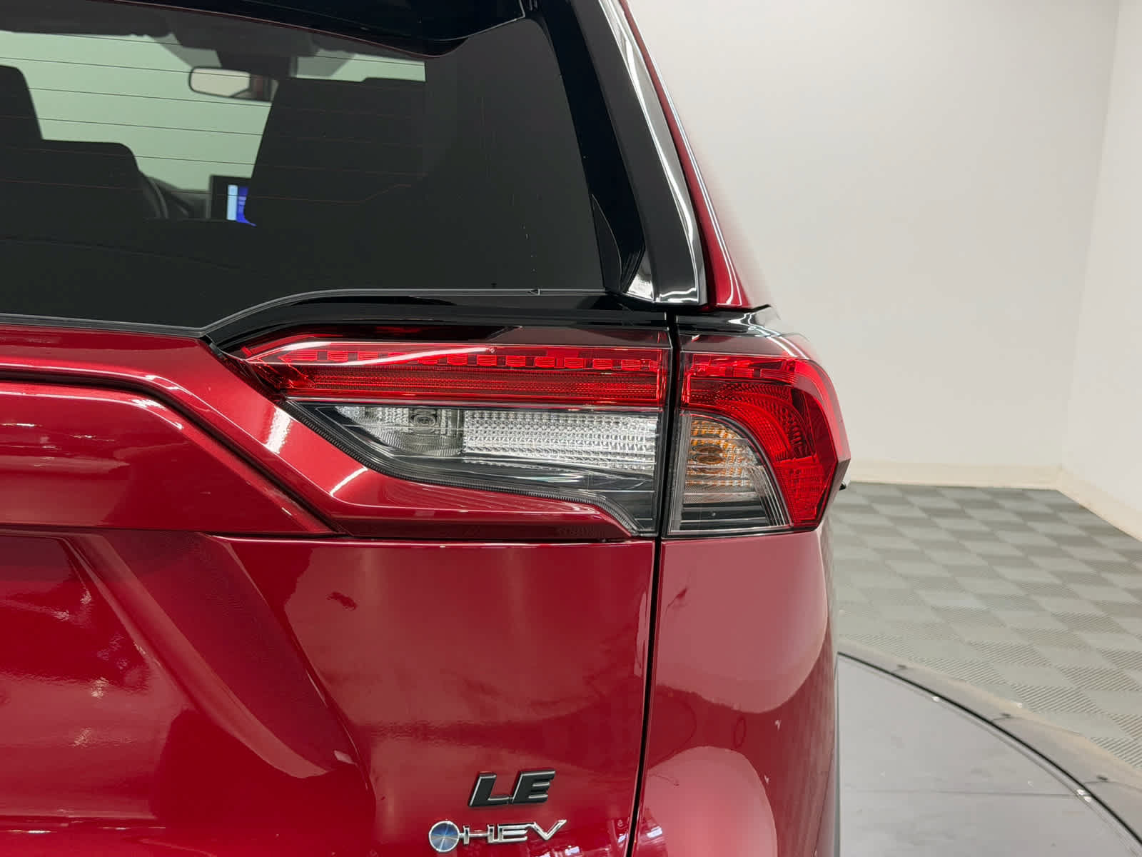 Used 2025 Toyota RAV4 LE AWD/4WD image 12