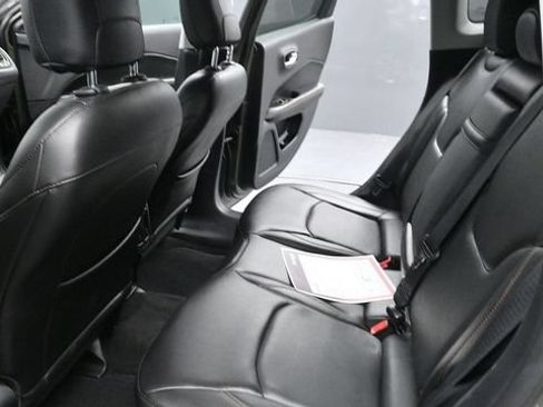 Used 2018 Jeep Compass Limited AWD/4WD image 12