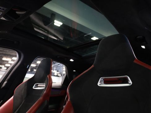 Used 2023 Jaguar F-PACE SVR image 33