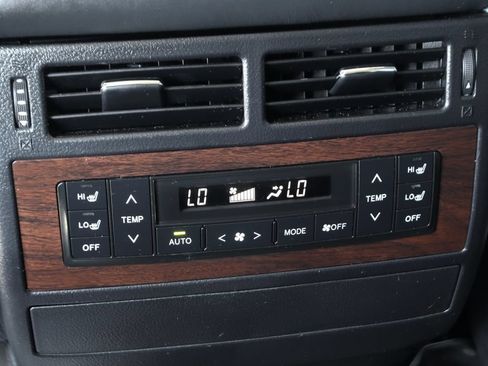 Used 2018 Toyota Land Cruiser AWD/4WD image 41