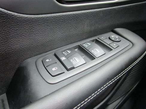 New 2027 Chrysler Pacifica Select w/ Family Tech Group FWD image 36