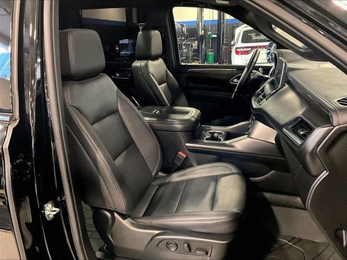 Used 2023 Chevrolet Tahoe Z71 w/ Luxury Package AWD/4WD image 11