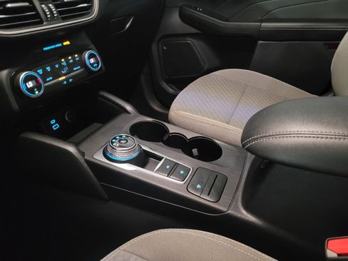 Used 2021 Ford Escape SE image 26