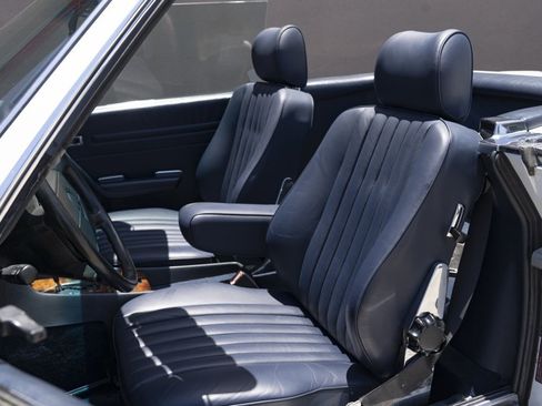 Used 1988 Mercedes-Benz 560 SL image 3