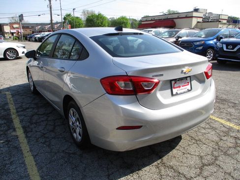 Used 2019 Chevrolet Cruze LS image 2
