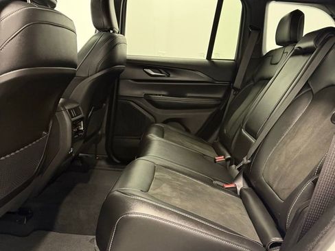 Used 2023 Jeep Grand Cherokee Altitude image 20