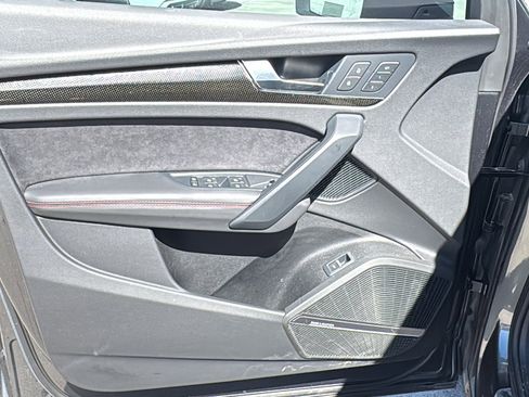 Used 2024 Audi SQ5 Prestige image 12