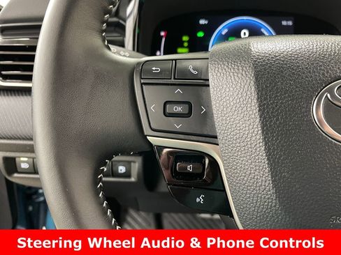 Used 2025 Toyota Camry SE image 23