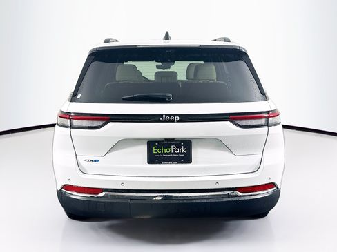 Used 2022 Jeep Grand Cherokee Limited 4xe w/ Luxury Tech Group II AWD/4WD image 7