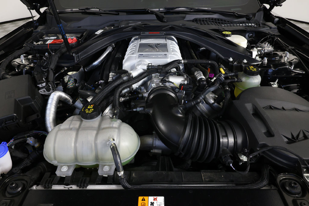 Used 2022 Ford Mustang Shelby GT500 w/ Carbon Fiber Track Pack RWD image 38