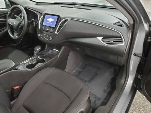 Used 2024 Chevrolet Malibu LT image 11