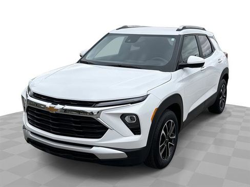 Certified 2025 Chevrolet TrailBlazer LT FWD image 1