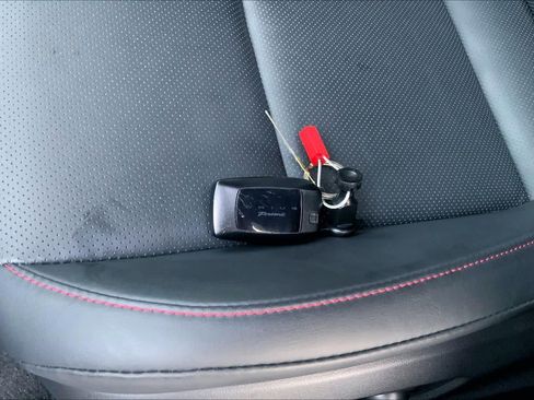 Used 2024 Toyota Prius Prime FWD image 13