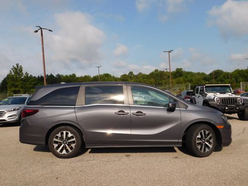 Used 2025 Honda Odyssey EX-L image 4