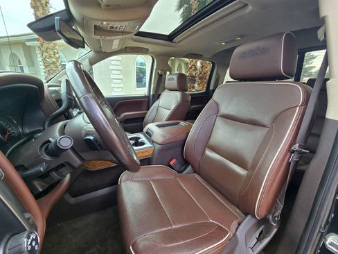 Used 2018 Chevrolet Silverado 1500 High Country RWD image 10